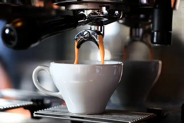 Les machines essentielles pour les amateurs de café exigeants