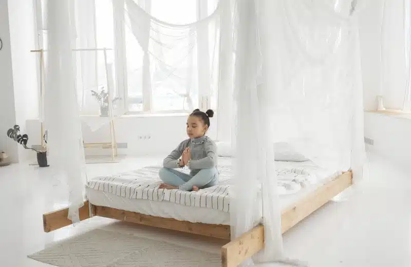 Moustiques dans la chambre de bébé : comment les empêcher de rentrer