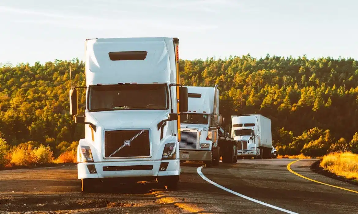 Les nouvelles technologies embarquées dans les camions 11m3 : quelles innovations