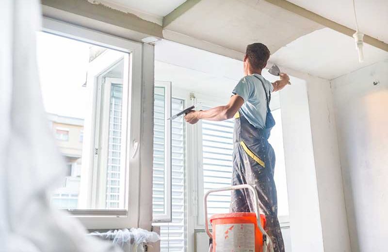 Comment choisir le bon artisan pour vos travaux de plâtrerie