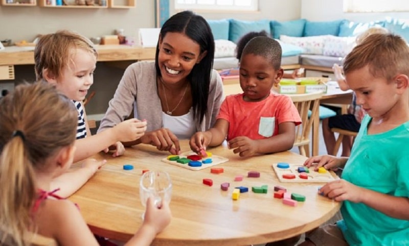 Comment devenir professeur à Montessori ?