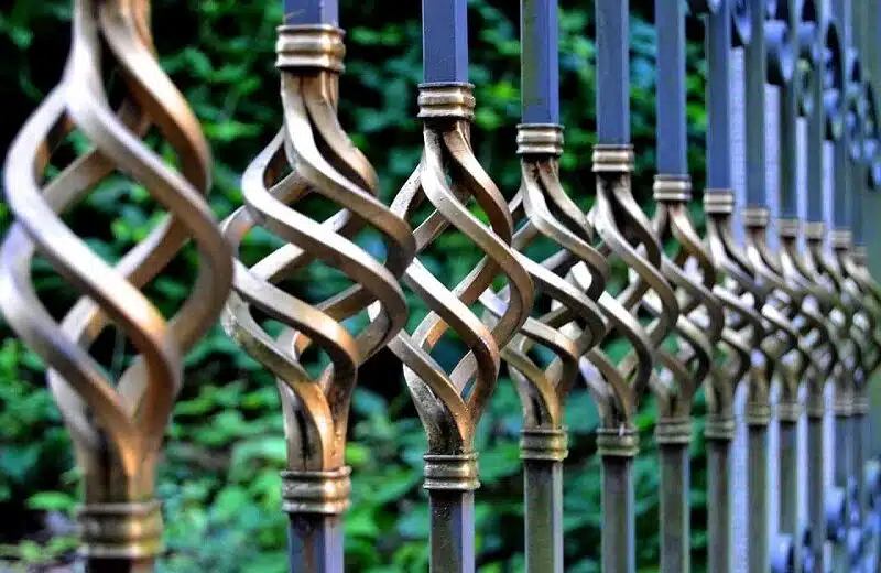 Les avantages et les inconvénients de la clôture en fer forgé