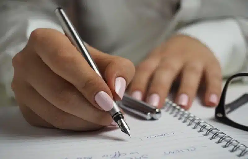Les avantages du stylo 4 couleurs effaçable pour une utilisation quotidienne