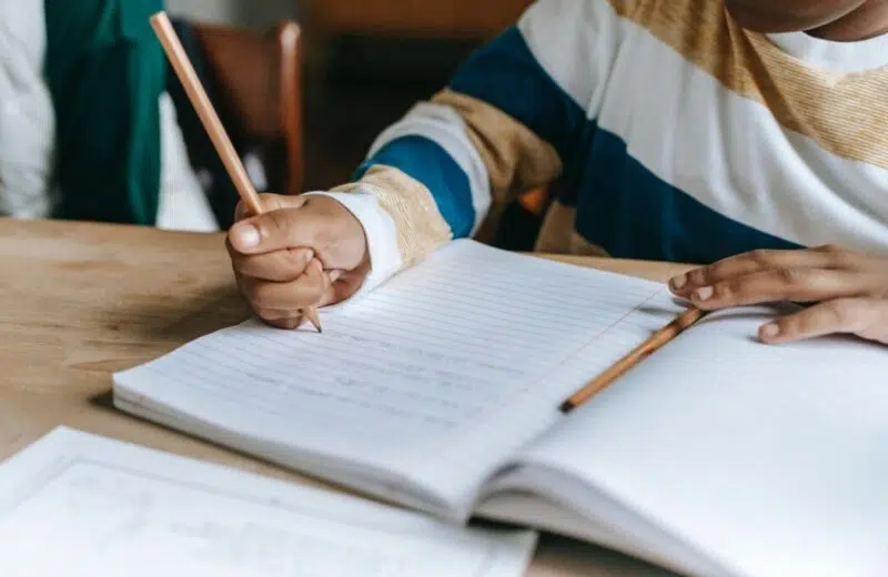 Comment aider son enfant à aborder sereinement les épreuves du brevet ?