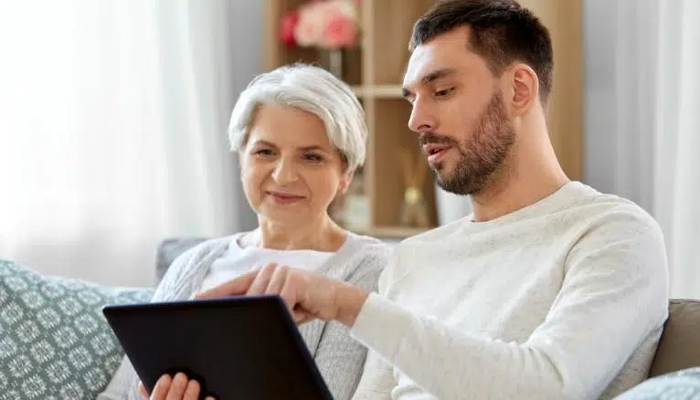 Comment fonctionne le logement étudiant chez une personne âgée ?