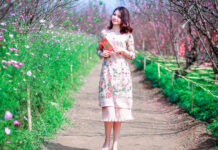 Osez la robe d’été transparente et asymétrique cette saison