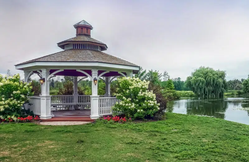 Pergolas ou tonnelles : connaissez-vous la différence ?