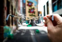 Bien choisir ses lunettes de vue : critères et conseils essentiels