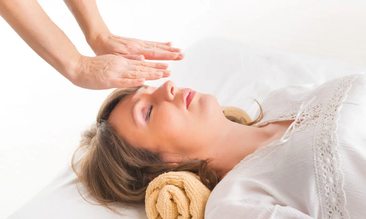 La formation Reiki : une méthode de soin énergétique et d’évolution personnelle